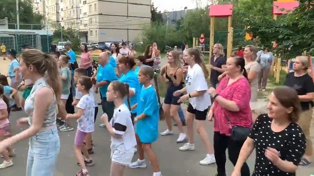 Жители Тамбова учатся танцевать Латину на мастер-классах под открытым небом смотреть онлайн