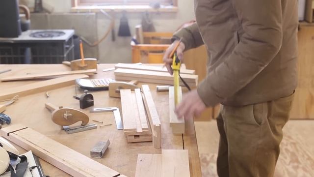 Изготовление ящиков-задвижек под стол мастером Ишитани