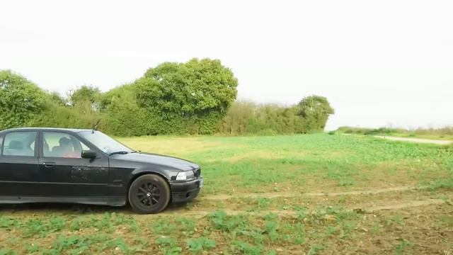 Трюки на машинах, каскадеры!