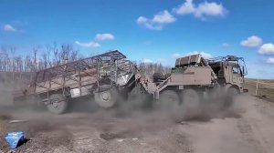 В Курской области в тыл вывозят брошенную врагом при отступлении натовскую технику
