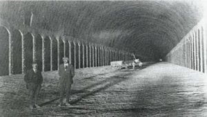 В 1748 году рабочие Невьянского рудника обнаружили огромный туннель под Уралом