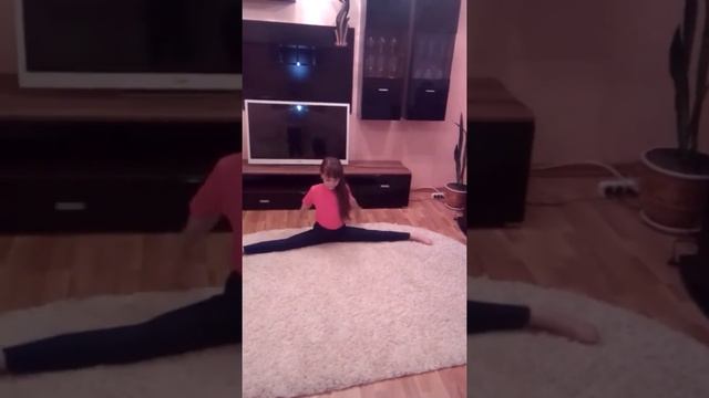 Шпагат и Колесо смотреть онлайн