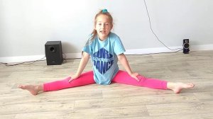 Розминка та шпагат