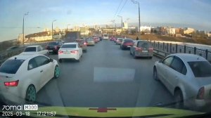 Один день из жизни водителя скорой помощи. Шлагбаум