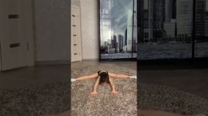 Как  научится садится на шпагат