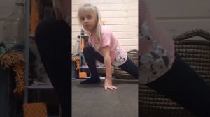 как научиться делать шпагат