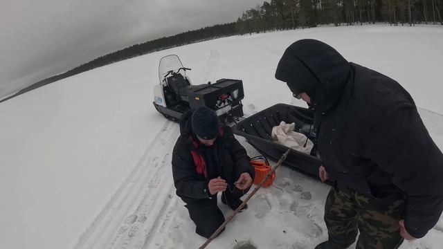 ЕДЕМ  ПРОВЕРЯТЬ ФЛАЖКИ, НА ДРУГОЕ  ОЗЕРО И ОФИГЕЛИ . НАШИ ФЛАЖКИ КТО-ТО ПРОВЕРИЛ