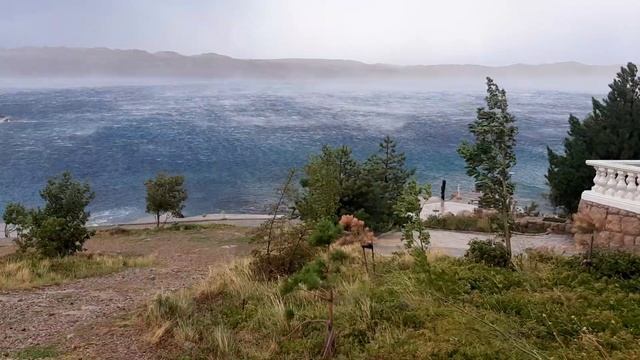 Strong Bora near Lukovo, Croatia, Sept. 17, 2022 смотреть онлайн