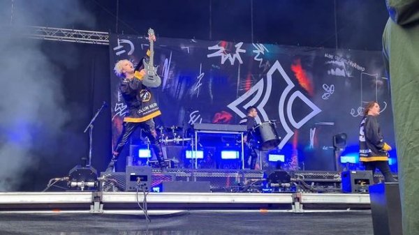 Blind Channel live at Qstock 2022 - Dark Side