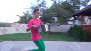 НЕТ ДЗ ! Как Не ПОЛУЧИТЬ ДВОЙКУ ! Даша и Спортсмен Не Хотят УСТУПАТЬ друг другу