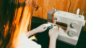 Демонстрация работы швейной машины Reoka RKSM-1034