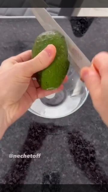 Как хранить авокадо, чтобы оно не почернело 🥑