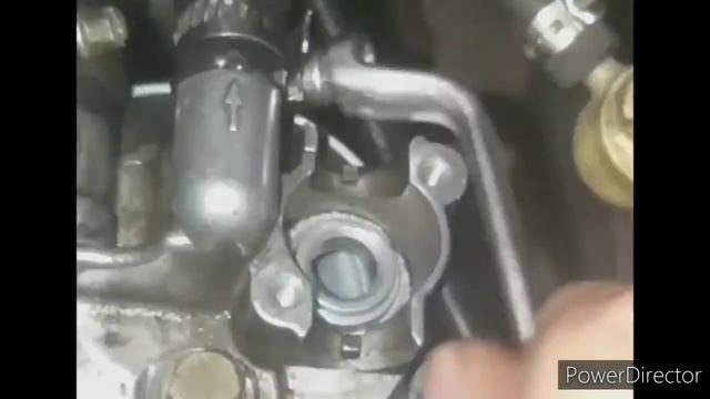 VW Passat 1.9 tdi Tutorial Cambiar Filtro Combustible смотреть онлайн
