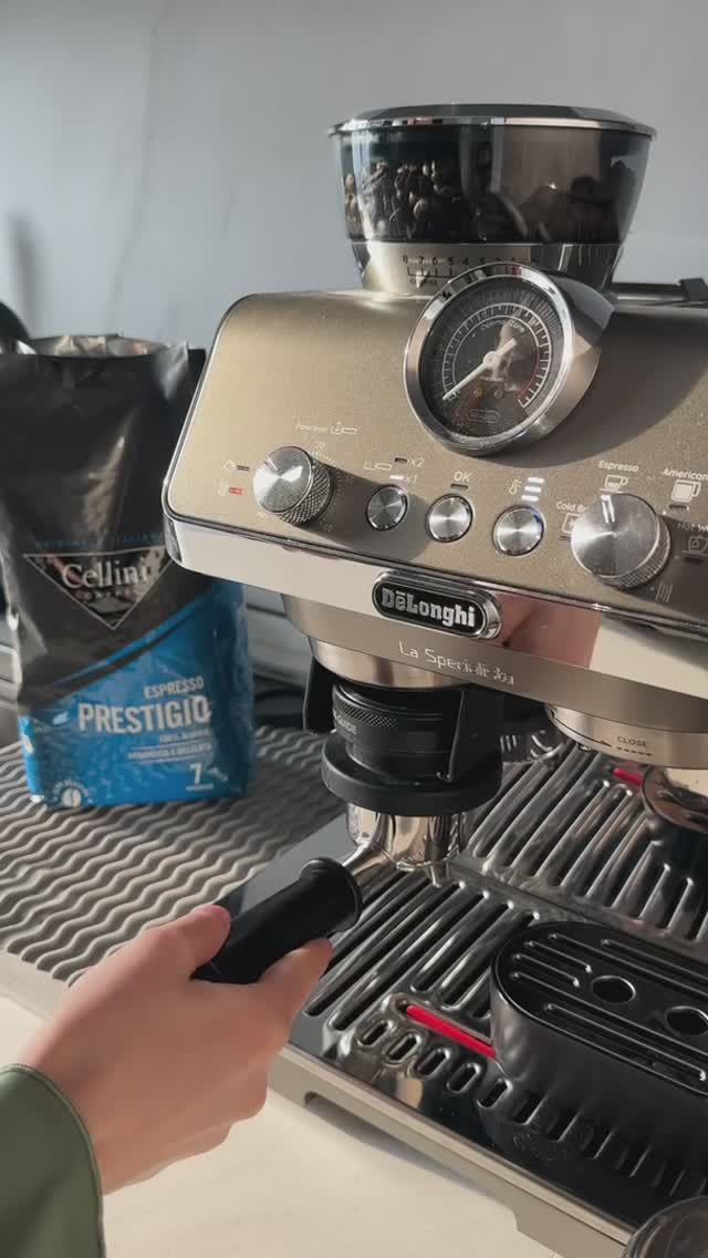 А без чего вы не представляете свое утро? 🌥️ ☕️