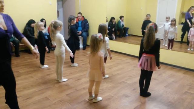 Dance studio "Amira" of Anna Dunaeva - demonstration lesson for parents смотреть онлайн