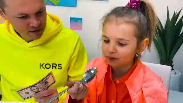 ЧЕЛЛЕНДЖ СЪЕШЬ и ПОЛУЧИШЬ 100$ КТО ПОБЕДИТ МАКС ИЛИ КАТЯ смотреть онлайн