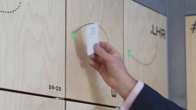 Open the Simplicity smart locker using your building access card смотреть онлайн