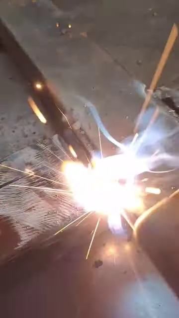 техника сварки тонкого металла с зазором в два гвоздя