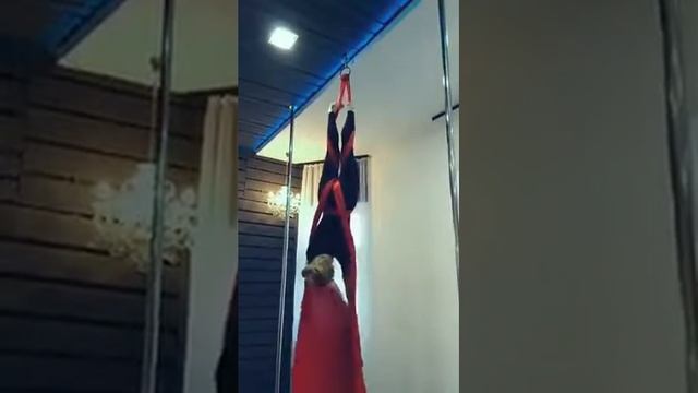 Колесник Лена, ученица Royal Pole Dance и её срыв на полотнах смотреть онлайн