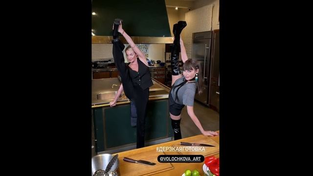 10 минут назад Волочкова расплакалась, увидев шпагат Утяшевой смотреть онлайн