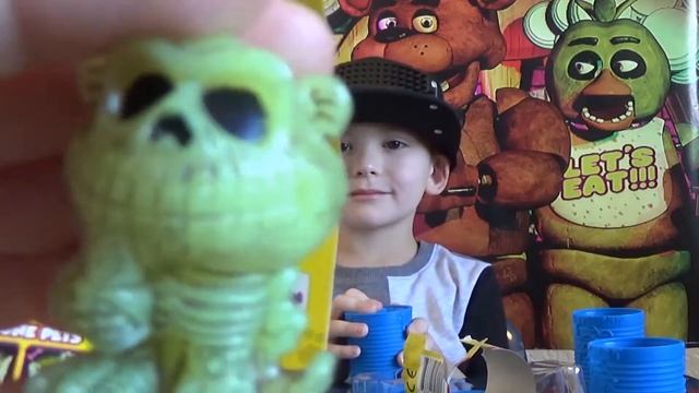 FUN! Toy Review UNBOXING Blind Bags MAD BALLS The Uggly's Pet Shop FUNGUS AMUNGUS Playtime смотреть онлайн