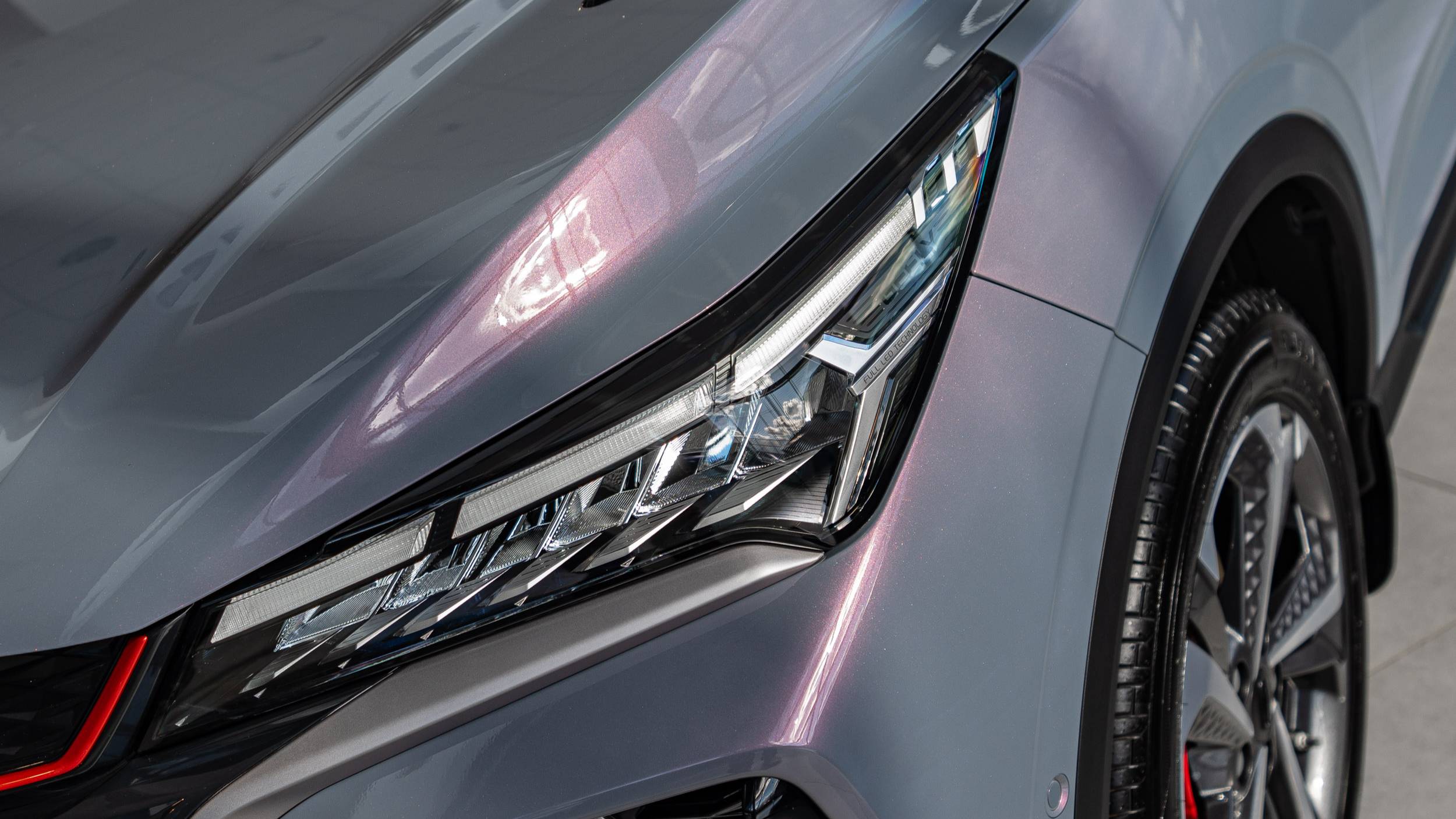 Geely Coolray (Exclusive) Лиловый перламутр смотреть онлайн