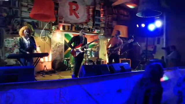 "As It Was" - Hiding Bigfoot (Harry Styles cover) (Live at Railways Café 20 August 2022) смотреть онлайн