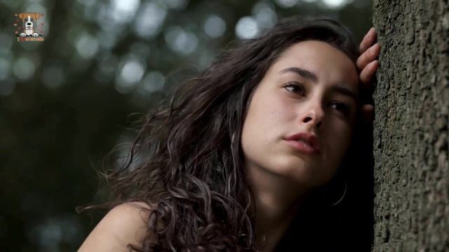 Horse Keeps Sniffing Woman’s Behind - When Her Man Sees Why He Takes Her To The Doctor смотреть онлайн