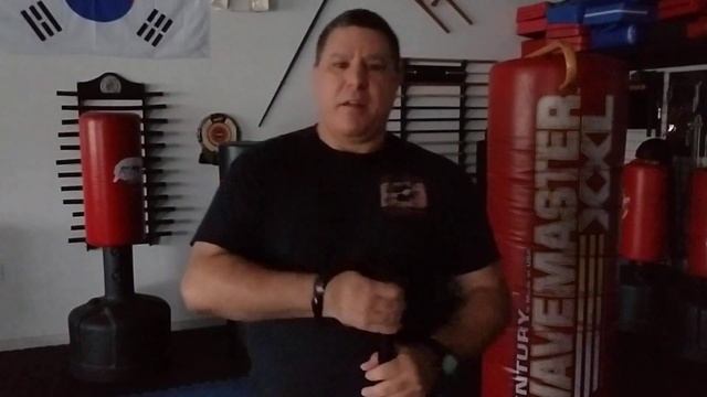 Cane self-defense tip with darker cane for low level light. смотреть онлайн