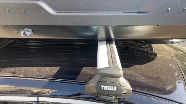 Volvo V40 echipat cu bare si cutie THULE смотреть онлайн