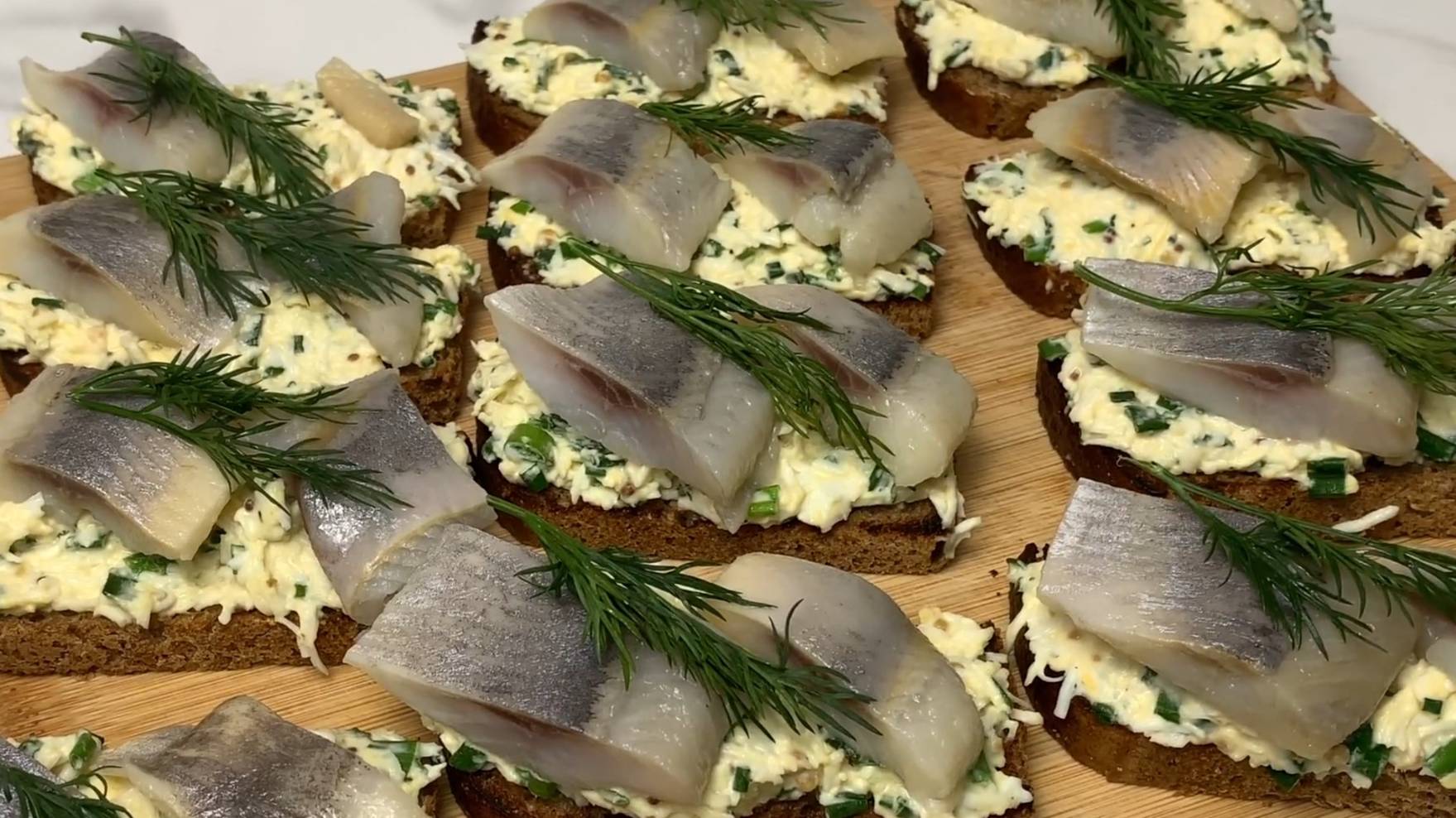 Они такие вкусные, что я готовлю их 2 раза в неделю! ЗОЛОТО, а НЕ Бутерброды! смотреть онлайн