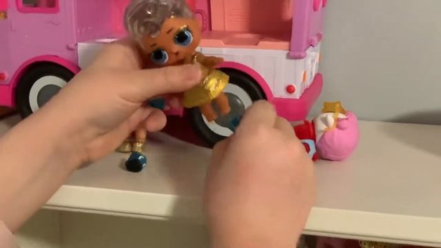 Waffles, Hot Chocolate, and Dress up смотреть онлайн