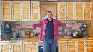 Новая кухня в доме прадеда почти готова! Взялся за новый заказ. Офасаживаю верхние шкафчики