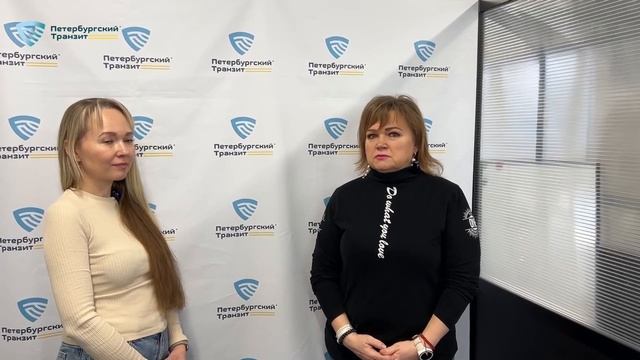 Женщина водитель в такси. Как начать женщине работать в такси? Видеоотзыв о работе в такси.