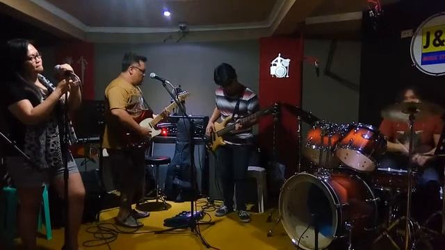 Crimson & Claire - The World Is New (Save Ferris Cover) смотреть онлайн