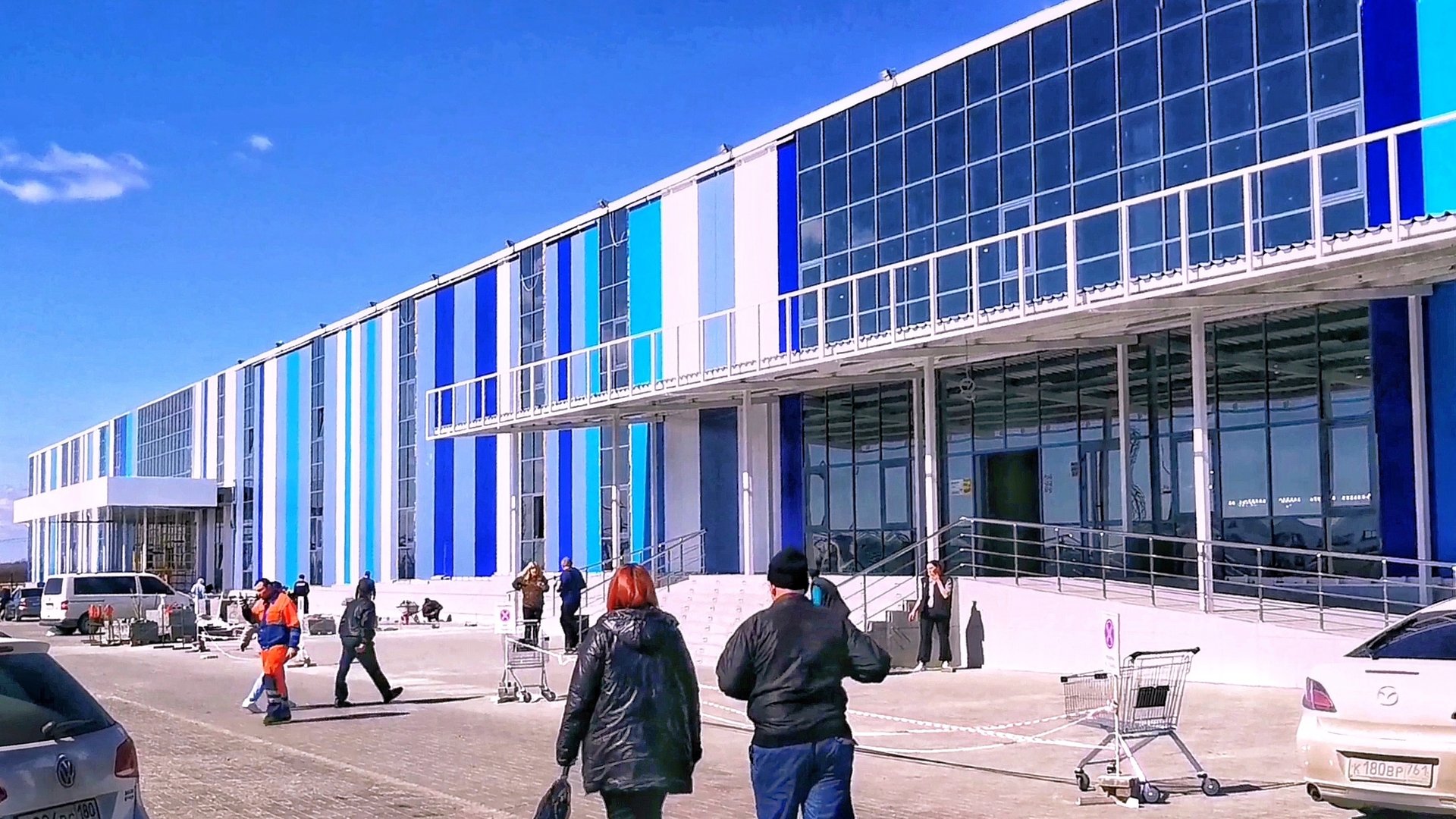 МАРИУПОЛЬ В ожидании Открытия НОВОГО Торгового ЦЕНТРА🏢Восстановление и Жизнь Сегодня смотреть онлайн