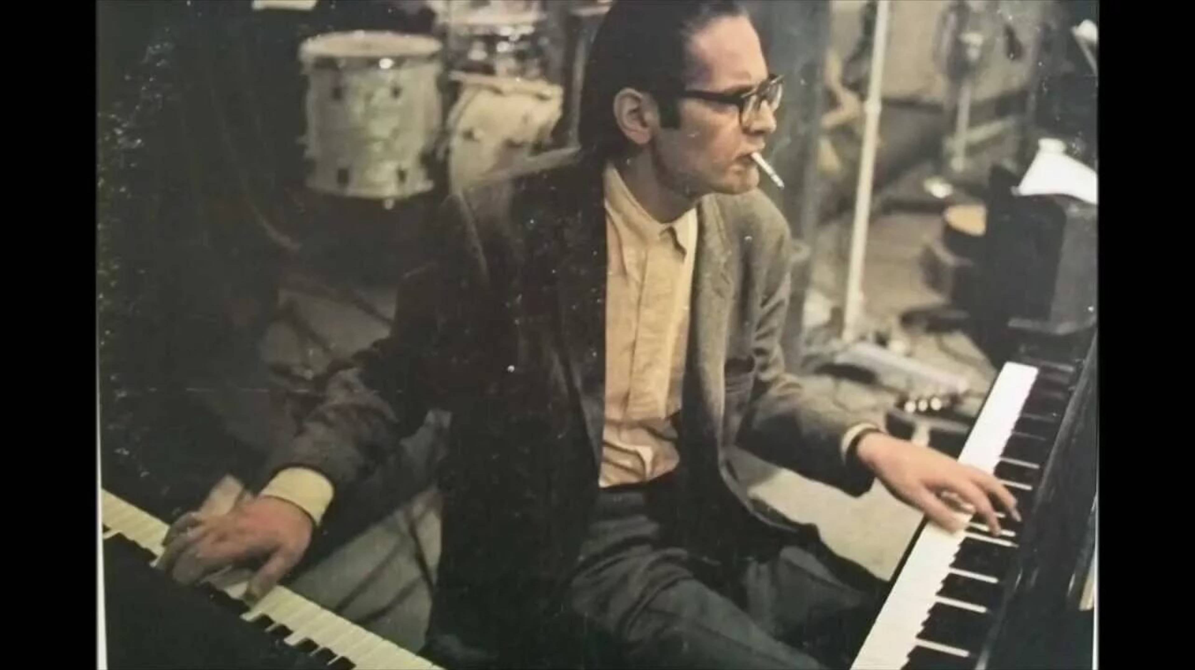 "What Are You Doing the Rest Of Your Life ?" Билл Эванс смотреть онлайн