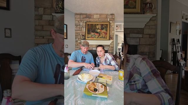 Пробуем страные продукты из Азиатского магазина. #пробуем #пробуемеду #продукты #азиатскиепродукты смотреть онлайн