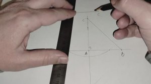 Как построить прямоугольный треугольник по двум катетам с помощью циркуля и линейки