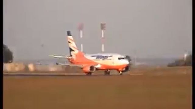 Smart Wings Boeing 737-522 OK-SWV (cn 26696/2440) смотреть онлайн