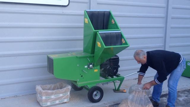 Измельчитель веток Peruzzo T/3 Petrol B&S смотреть онлайн