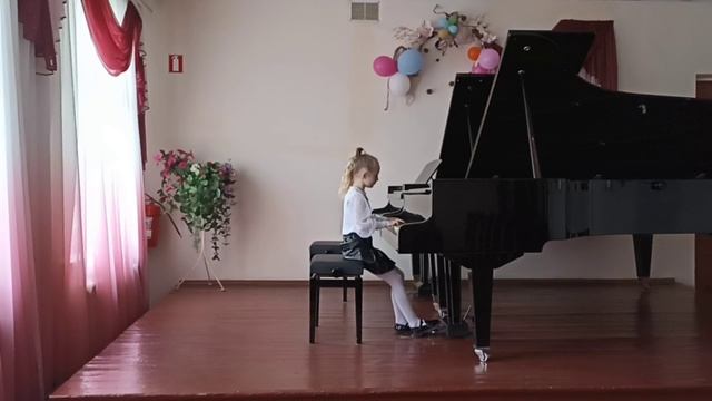 Михайленко Арина исполняет П.Чайковский "Старинная французская песенка", И.Иордан Охота за бабочкой смотреть онлайн