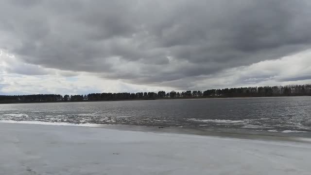 Обмелевшая река Волга 2 смотреть онлайн