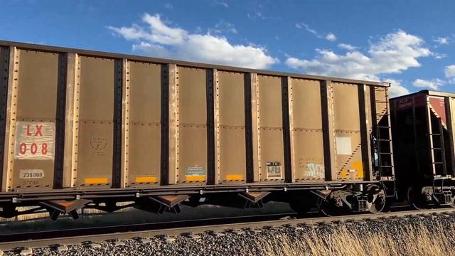 Sunset Coal Train with SD70MACe in Palmer Lake, CO смотреть онлайн