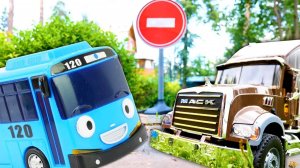 Игрушки для детей: видео про машинки помощники и постройку гаража!