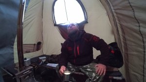 ОНИ ВЫШЛИ ПОЗДНО НОЧЬЮ! В МАЛЕНЬКО ПАЛАТКЕ ТЕПЛО И УЮТНО \ ПЕЛЬМЕННЫЙ ПИРОГ, РЫБАЛКА НА НАЛИМА Ч.2