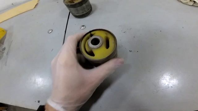 Заменил сайлентблоки передних рычагов. Полиуретан или резина? BMW X5 E53