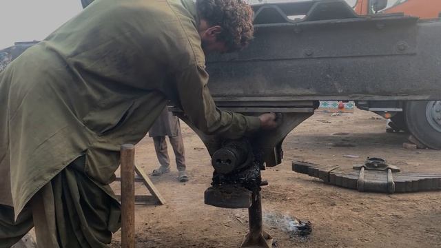 Реставрация грузовика. Пакистан.