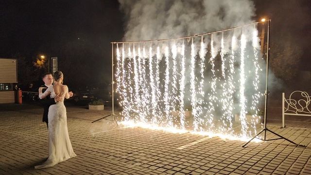 Пиротехнический огнепад(водопад) для свадьбы, вы создадите удивительную атмосферу 60сек 3 - 6 метров смотреть онлайн