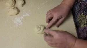 Вчера мы пекли жаворонков с Даной. (360p)